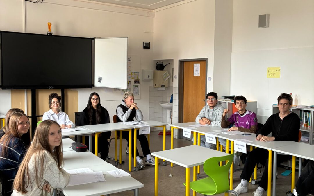 Dem Recht auf der Spur: „Rechtsstaat macht Schule“ an der Leonhard- Sachs-Schule