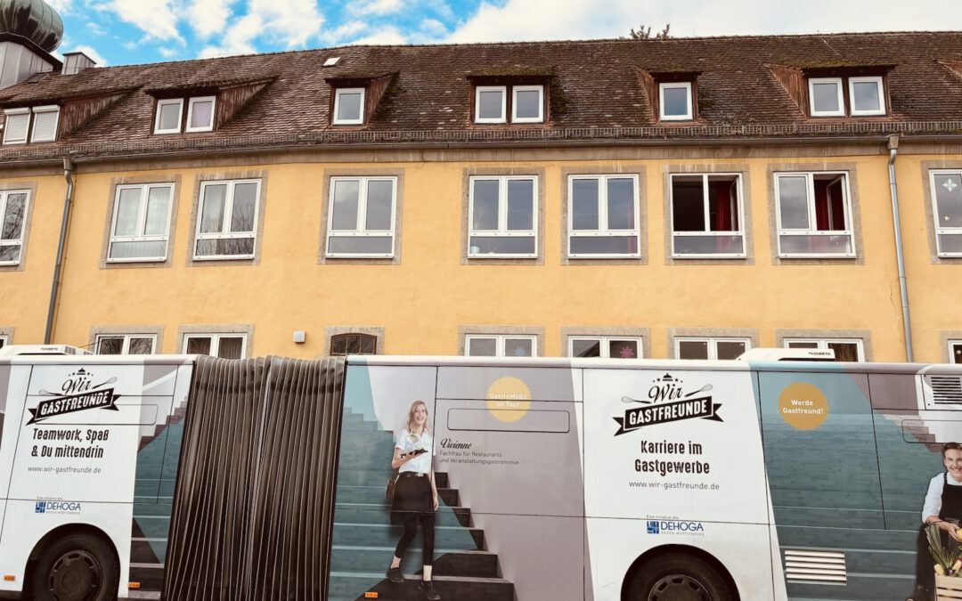 Ein Bus voller Berufe: GastroMobil an der Leonhard-Sachs-Schule